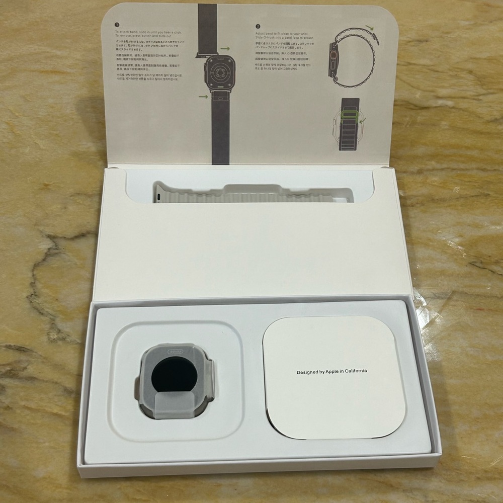 Apple Watch Ultra 2 49mm Titanium Case With Silver Ocean Band
